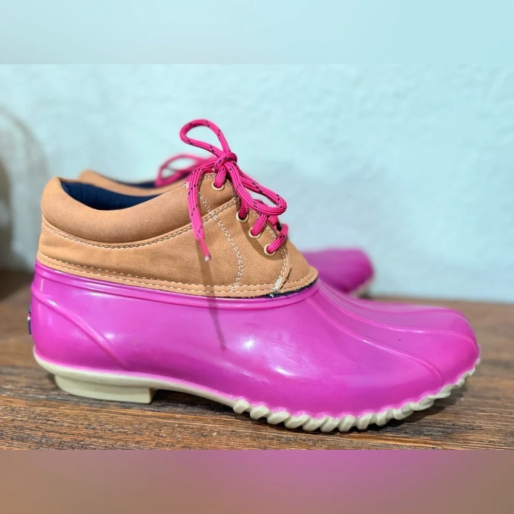 Tommy Hilfiger womens bohemain  Pink and Tan Women's Waterproof Duck Shoes Sz 10